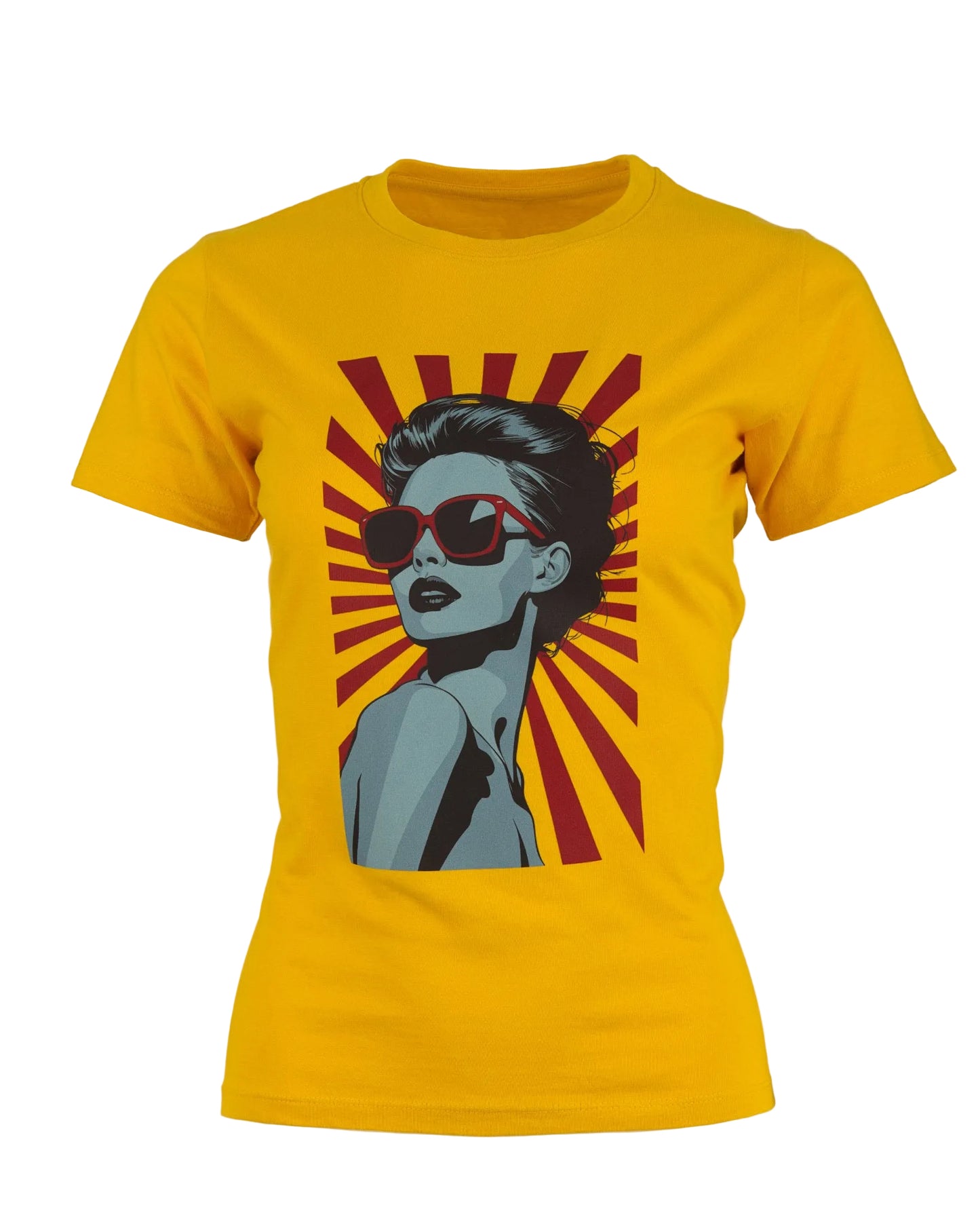 Żółty t-shirt damski z krótkim rękawem zaprezentowany na białym tle. Na środku koszulki znajduje się duży, prostokątny nadruk w stylu retro pop art z motywem kobiety w okularach.